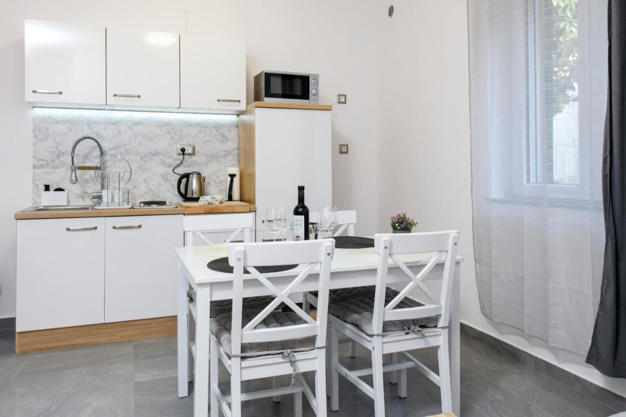 Apartment Delalle Split Bagian luar foto