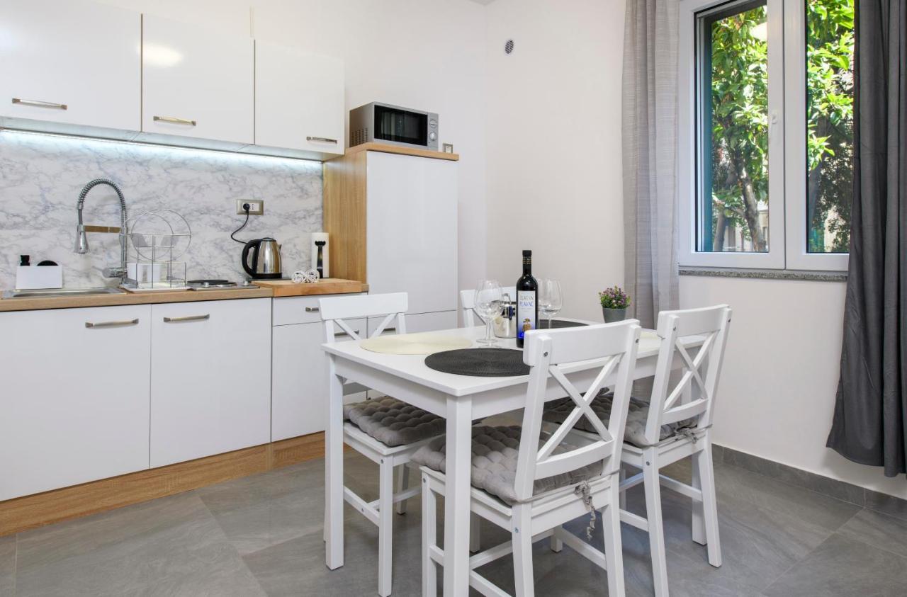 Apartment Delalle Split Bagian luar foto