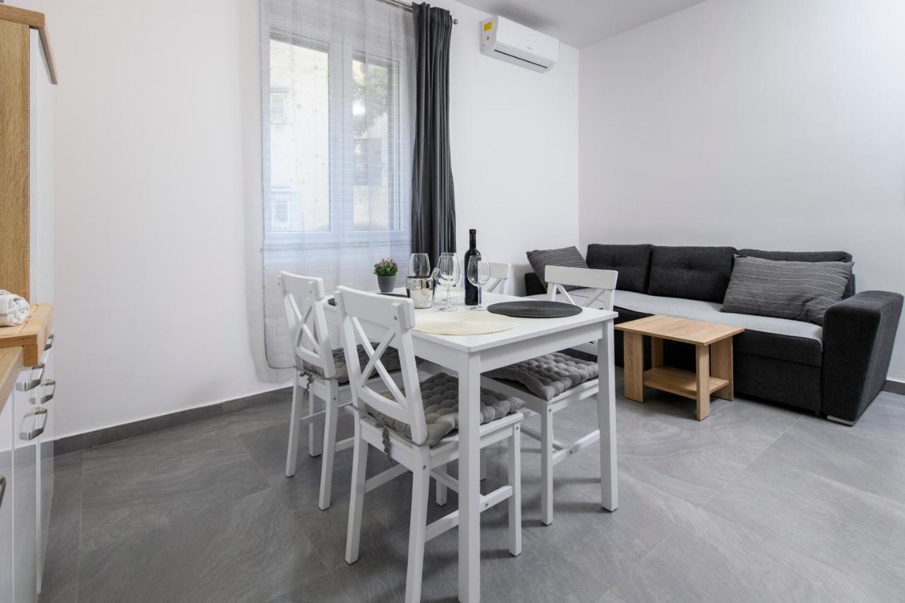 Apartment Delalle Split Bagian luar foto